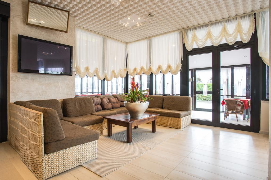 Hotel Byron Milano Marittima Bagian luar foto