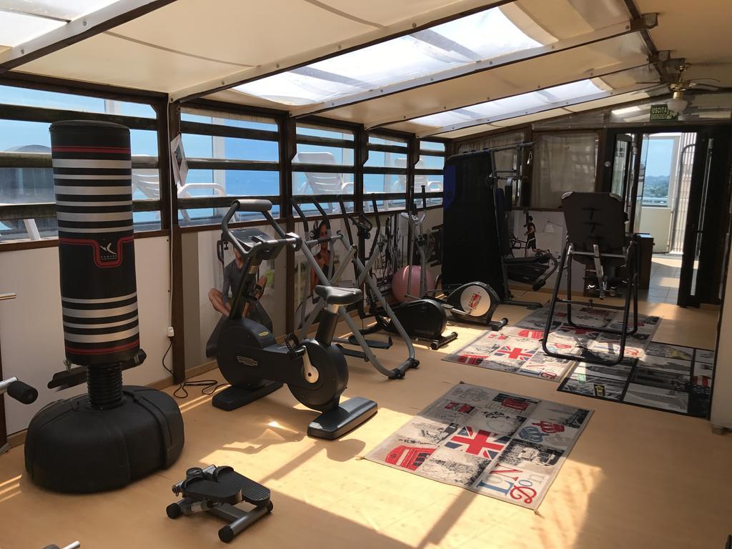 Hotel Byron Milano Marittima Bagian luar foto