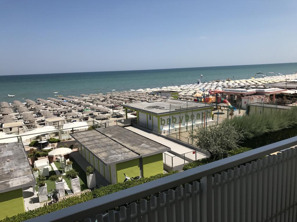 Hotel Byron Milano Marittima Bagian luar foto