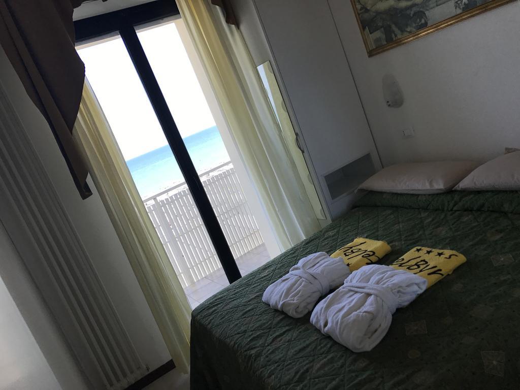 Hotel Byron Milano Marittima Bagian luar foto