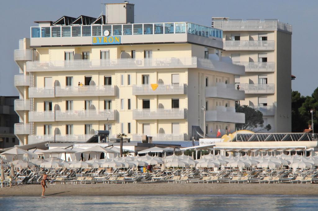Hotel Byron Milano Marittima Bagian luar foto