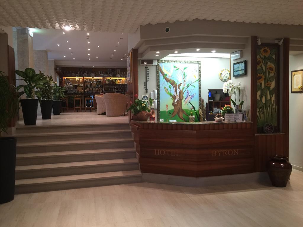 Hotel Byron Milano Marittima Bagian luar foto