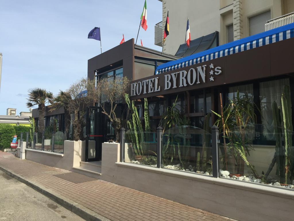 Hotel Byron Milano Marittima Bagian luar foto