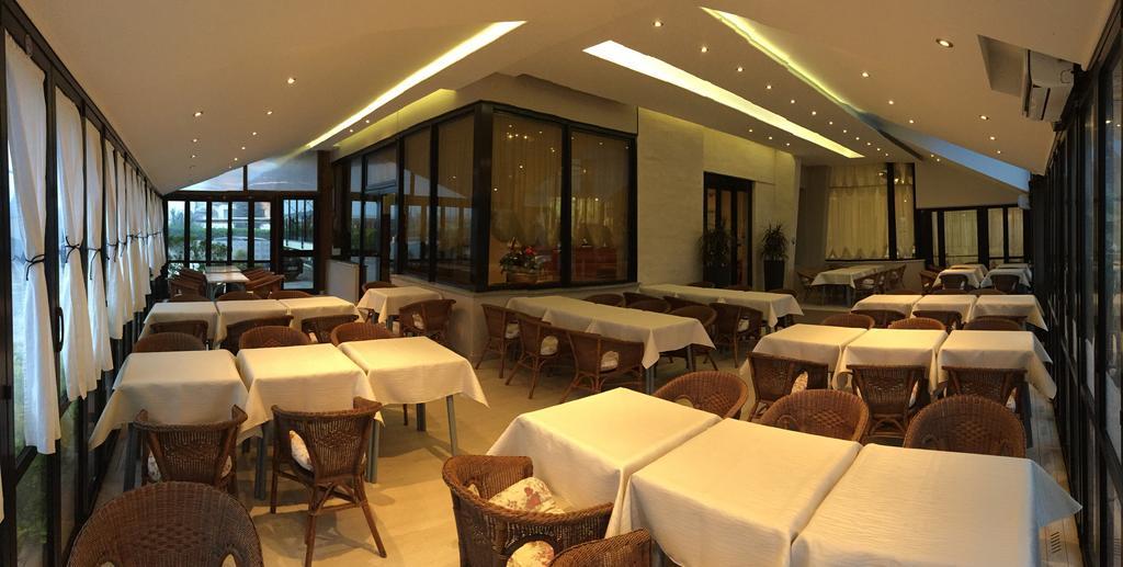 Hotel Byron Milano Marittima Bagian luar foto