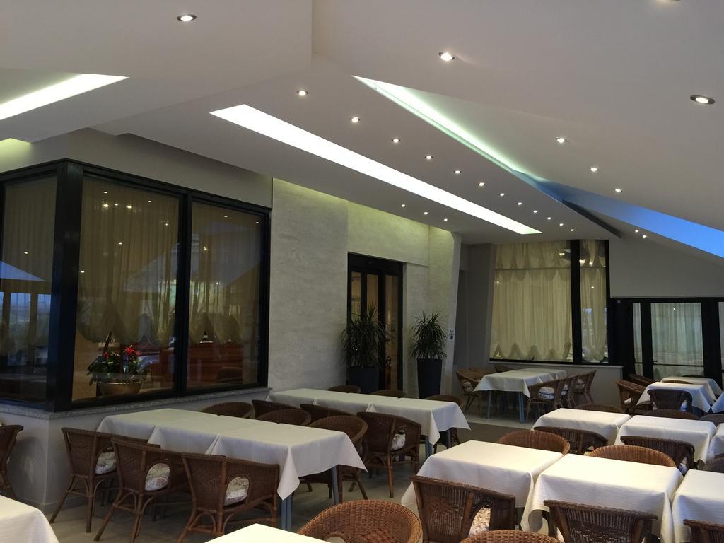 Hotel Byron Milano Marittima Bagian luar foto