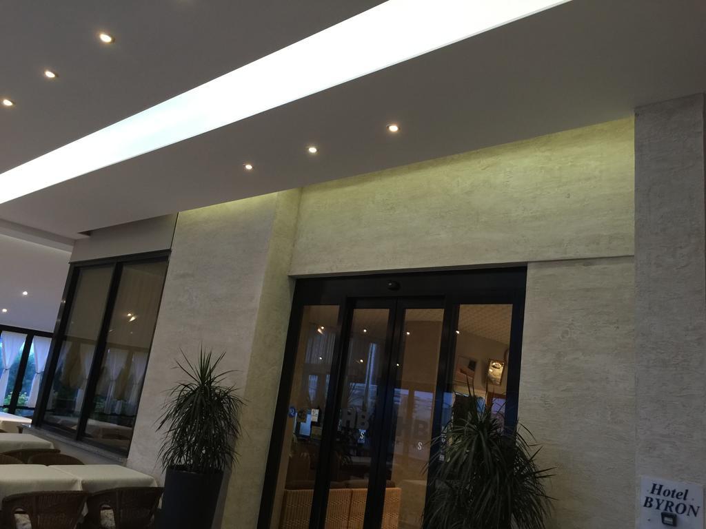 Hotel Byron Milano Marittima Bagian luar foto