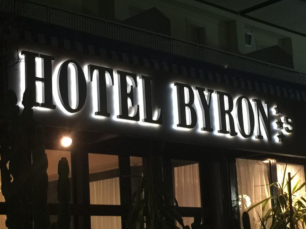 Hotel Byron Milano Marittima Bagian luar foto